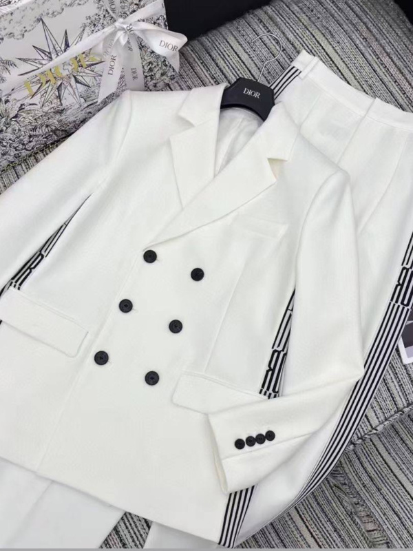 e3cc9c3f-278b-48a1-90a7-9ed8946c45d2